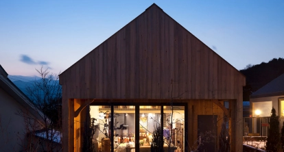 Inside Modern Architecture Balancing Aesthetic Portable house